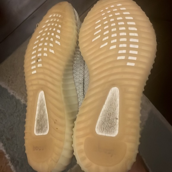 Yeezy 350v2 -Lundmark - Picture 6 of 6